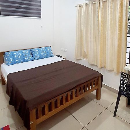 Uthram Residency Villa Kochi Bagian luar foto