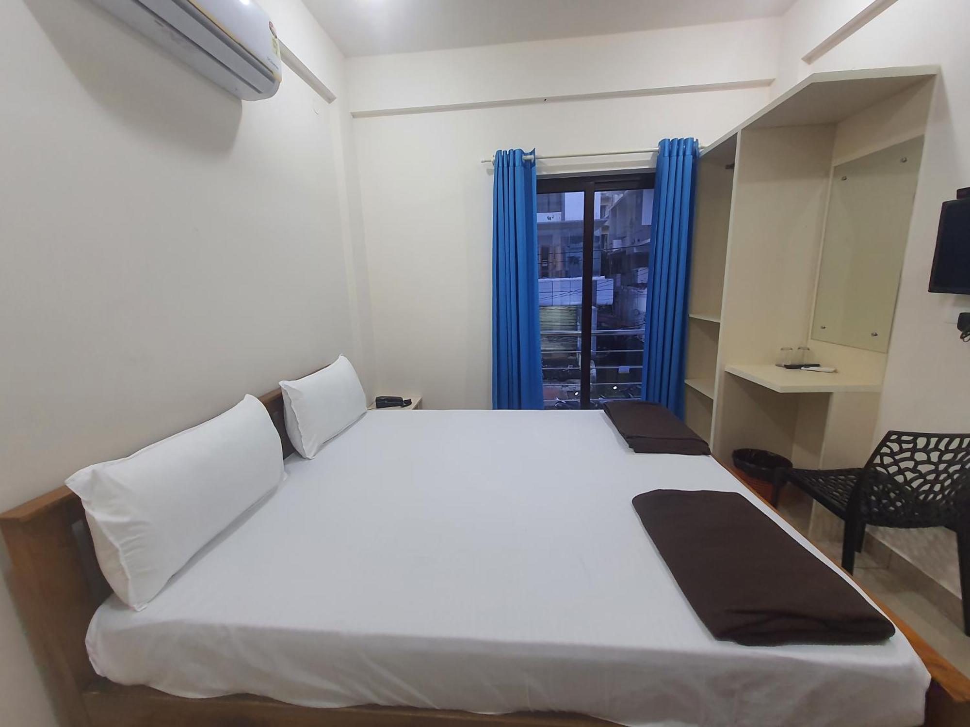 Uthram Residency Villa Kochi Bagian luar foto