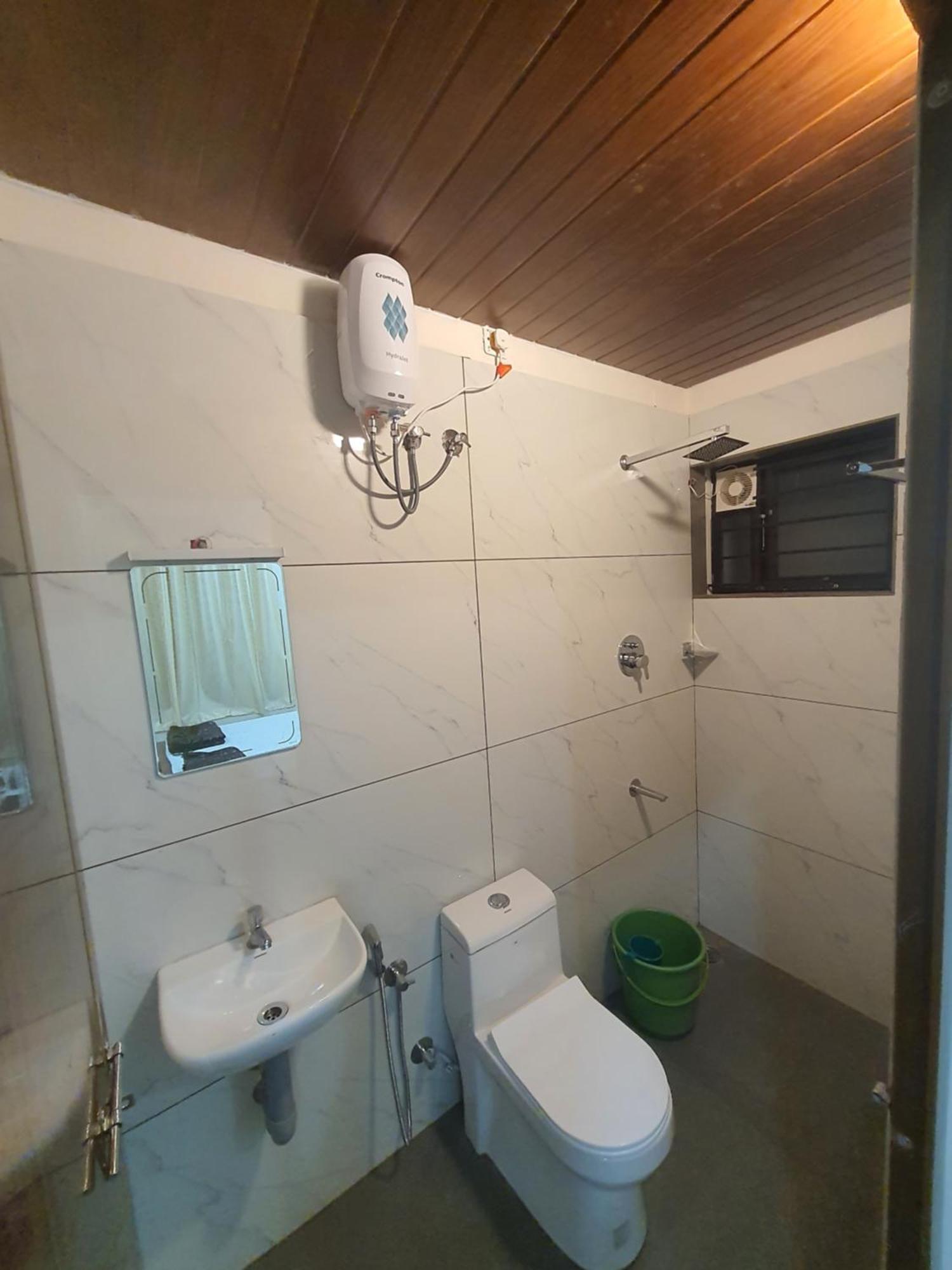 Uthram Residency Villa Kochi Bagian luar foto